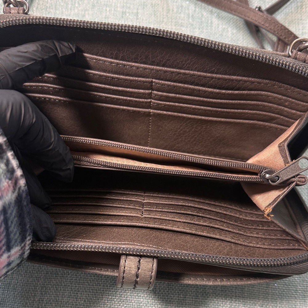 The Sak Black Leather Crossbody Wallet Bag - Picture 4 of 5